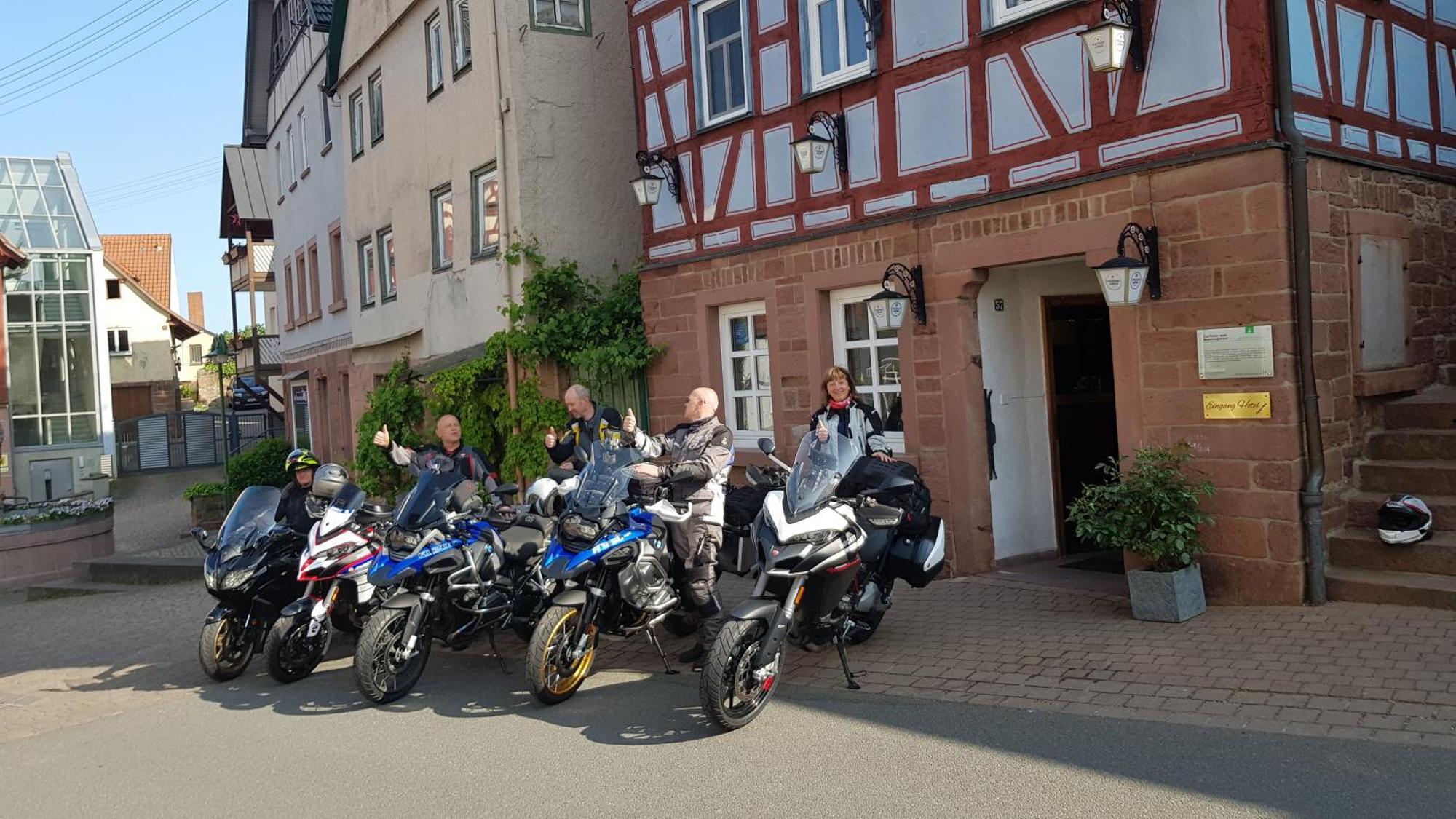 Brunnenputzer Pension Restaurant Kulsheim Exterior foto